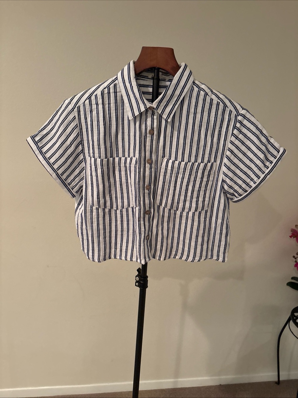 Cropped women’s Striped Button-Down Shirt - White & Navy S